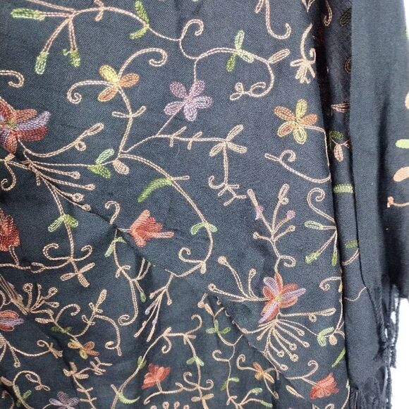 Embroidered scarf  - Picture 2 of 4